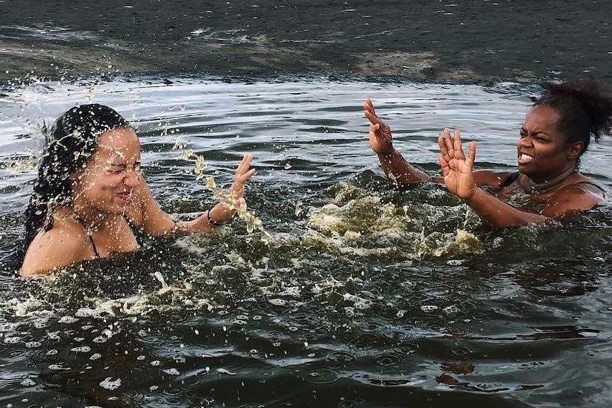 Trai nghiem tam o ho nhua duong tu nhien lon nhat the gioi hinh anh