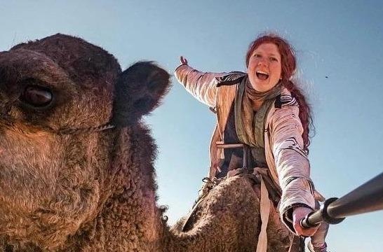 Co gai 23 tuoi bo viec, di khap the gioi voi 11 USD/ngay hinh anh