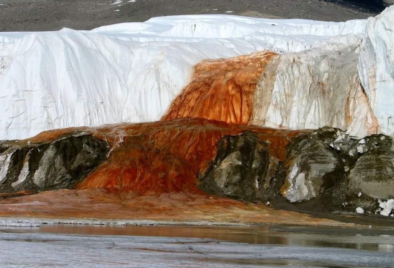 Hai trieu nam khong mua, thung lung o Nam Cuc nhu den tu sao Hoa hinh anh