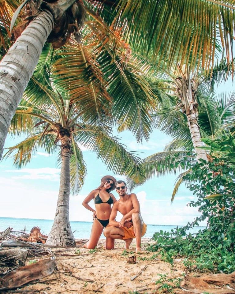 Cap vo chong du lich khap the gioi anh 11