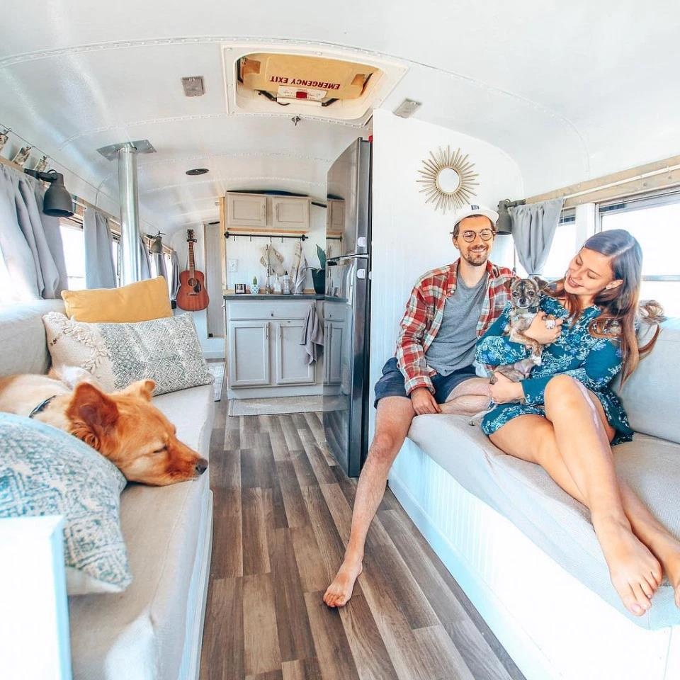 Cap vo chong du lich khap the gioi anh 8