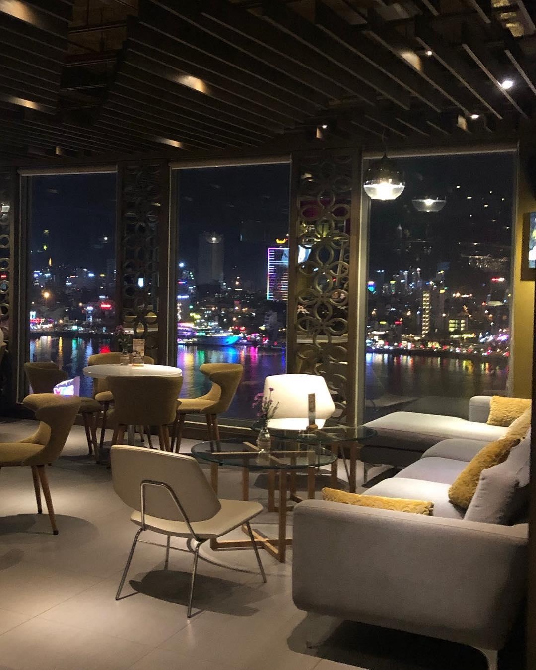 Quan ca phe ngam phao hoa Da Nang anh 3