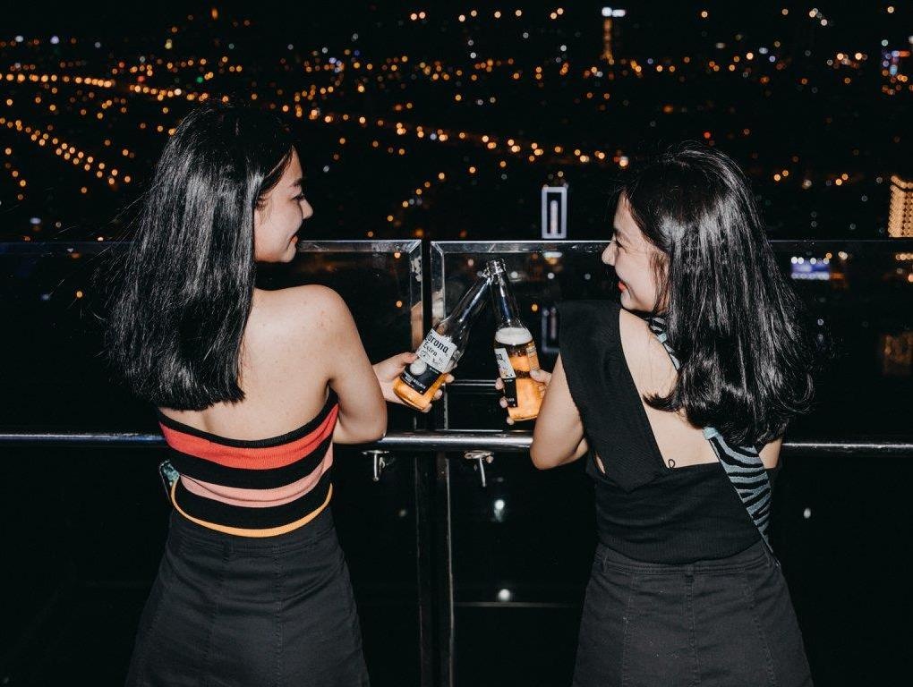 Den Da Nang, thu thai ngam phao hoa tai 6 quan ca phe co vi tri dep hinh anh