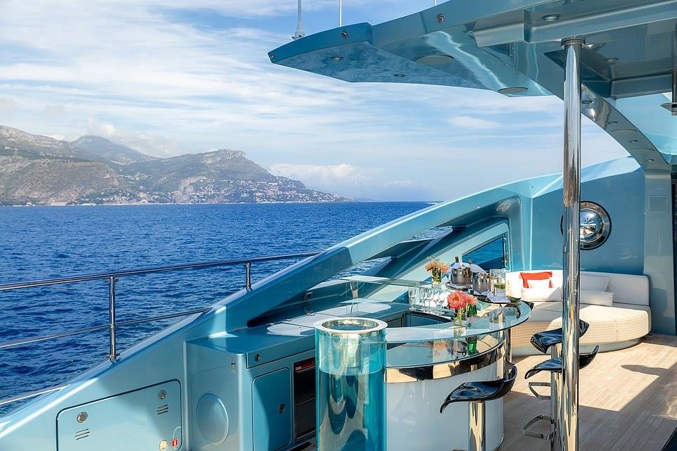 Sieu du thuyen cua trieu phu anh 1