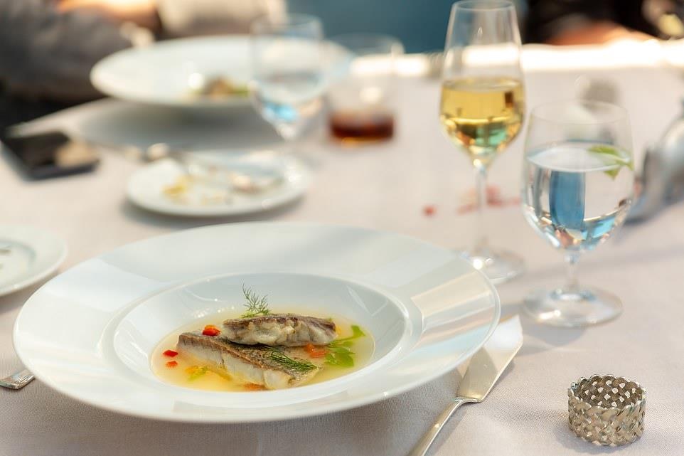 Sieu du thuyen cua trieu phu anh 3