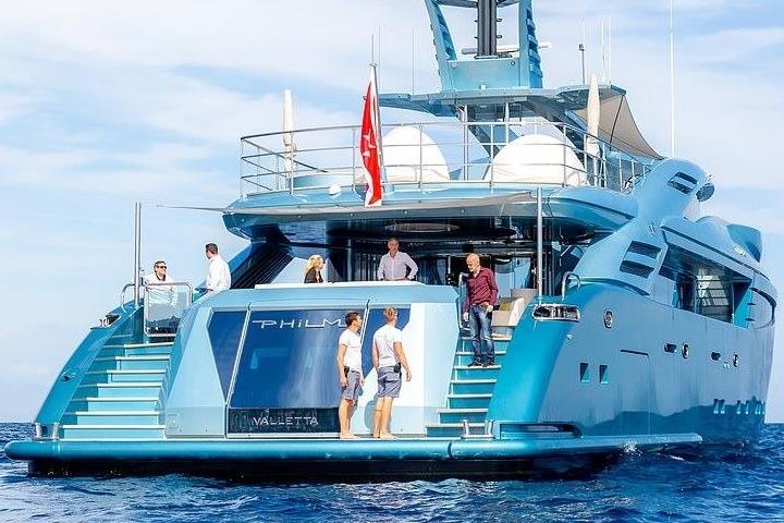 Ky nghi xa hoa tren sieu du thuyen cua cac ty phu hinh anh