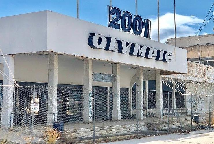 Loat may bay khong lo gi set trong phi truong bo hoang o Hy Lap hinh anh