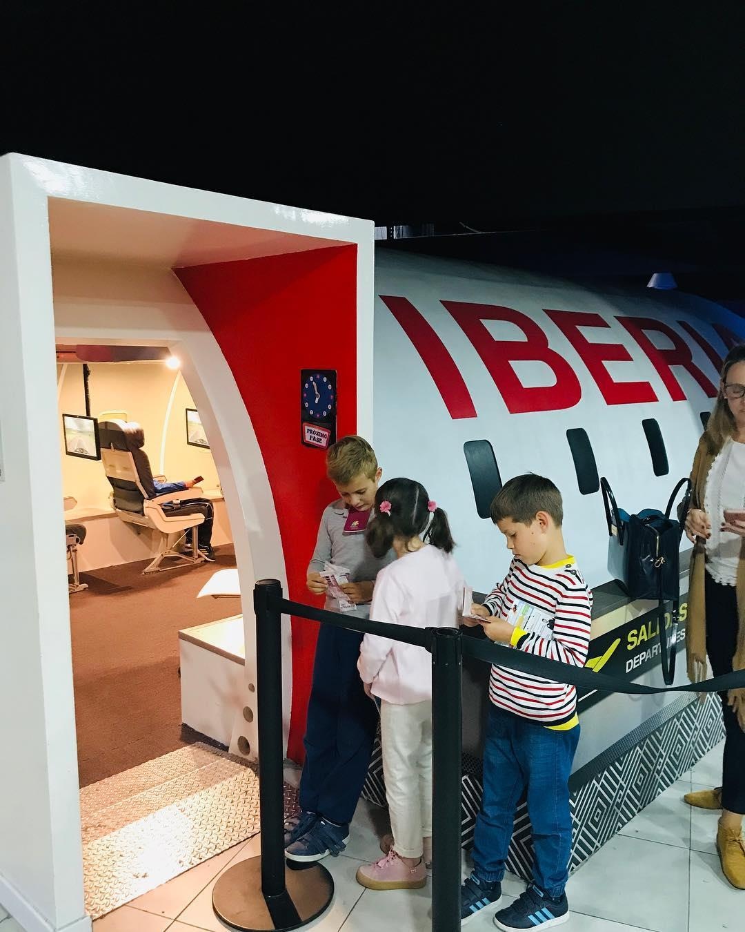 Tay Ban Nha,  Madrid,  Micropolix anh 4