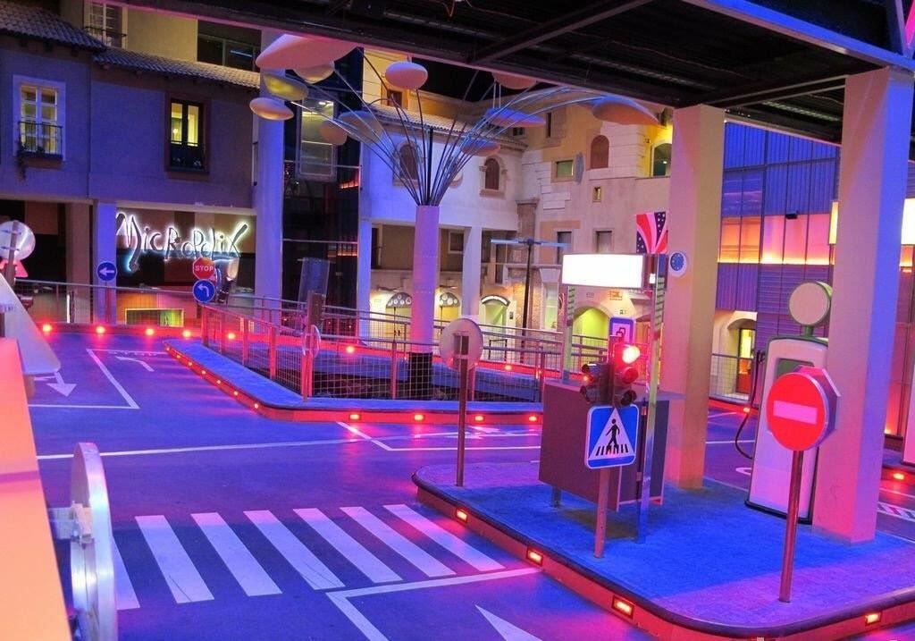 Tay Ban Nha,  Madrid,  Micropolix anh 8