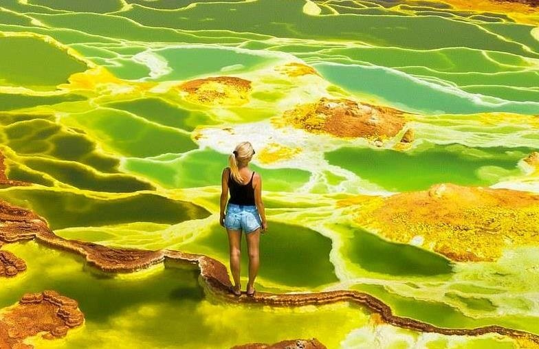 Lieu linh dao bo tren ho nuoc ngap axit sui bot hinh anh