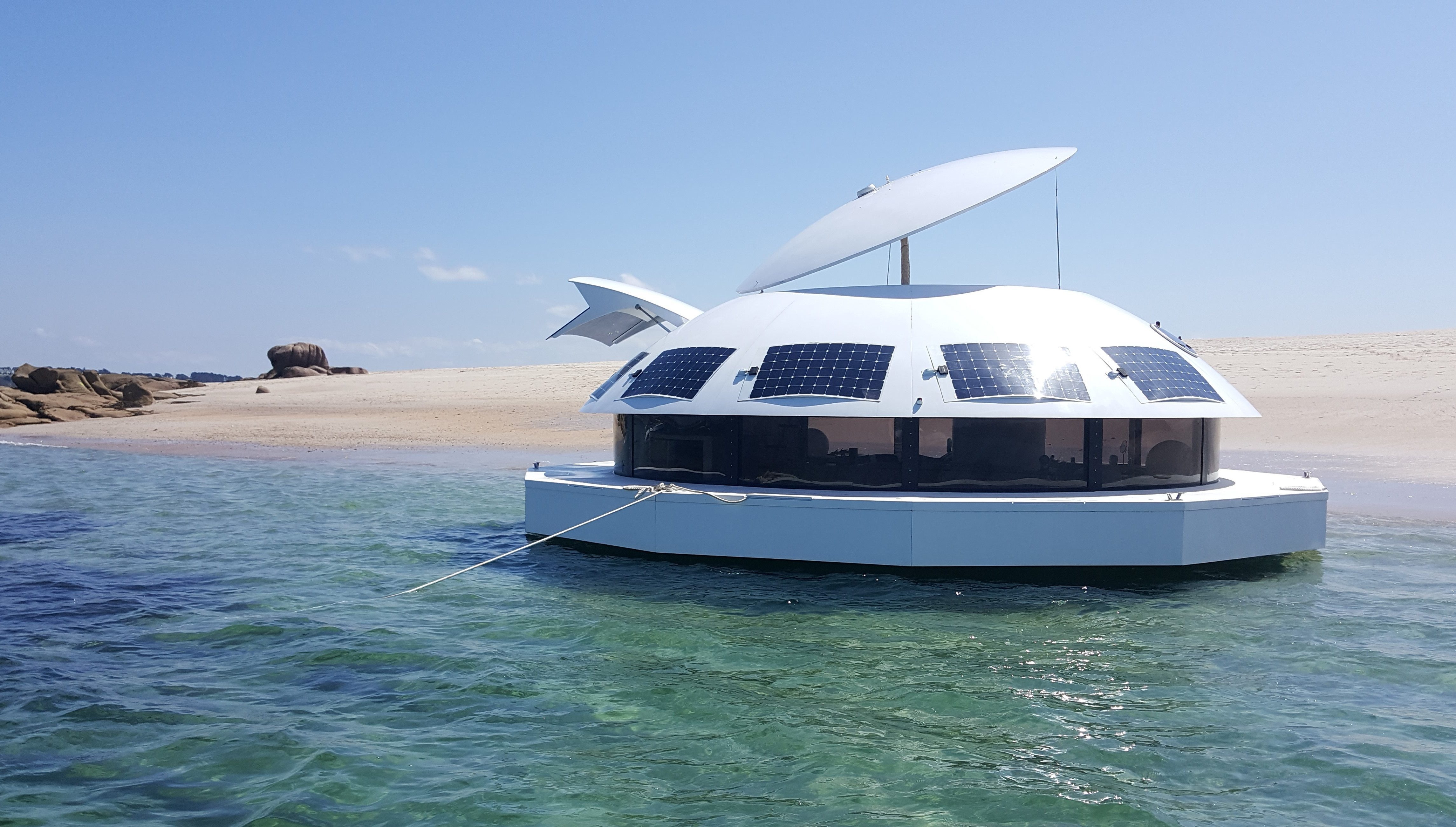 Khach san tren bien anh 4