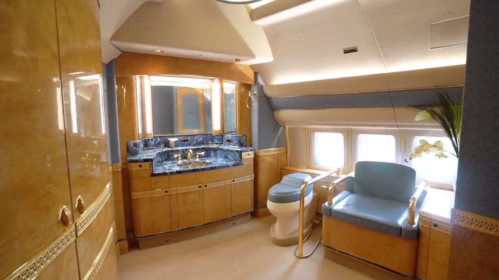 May bay tu nhan anh 3