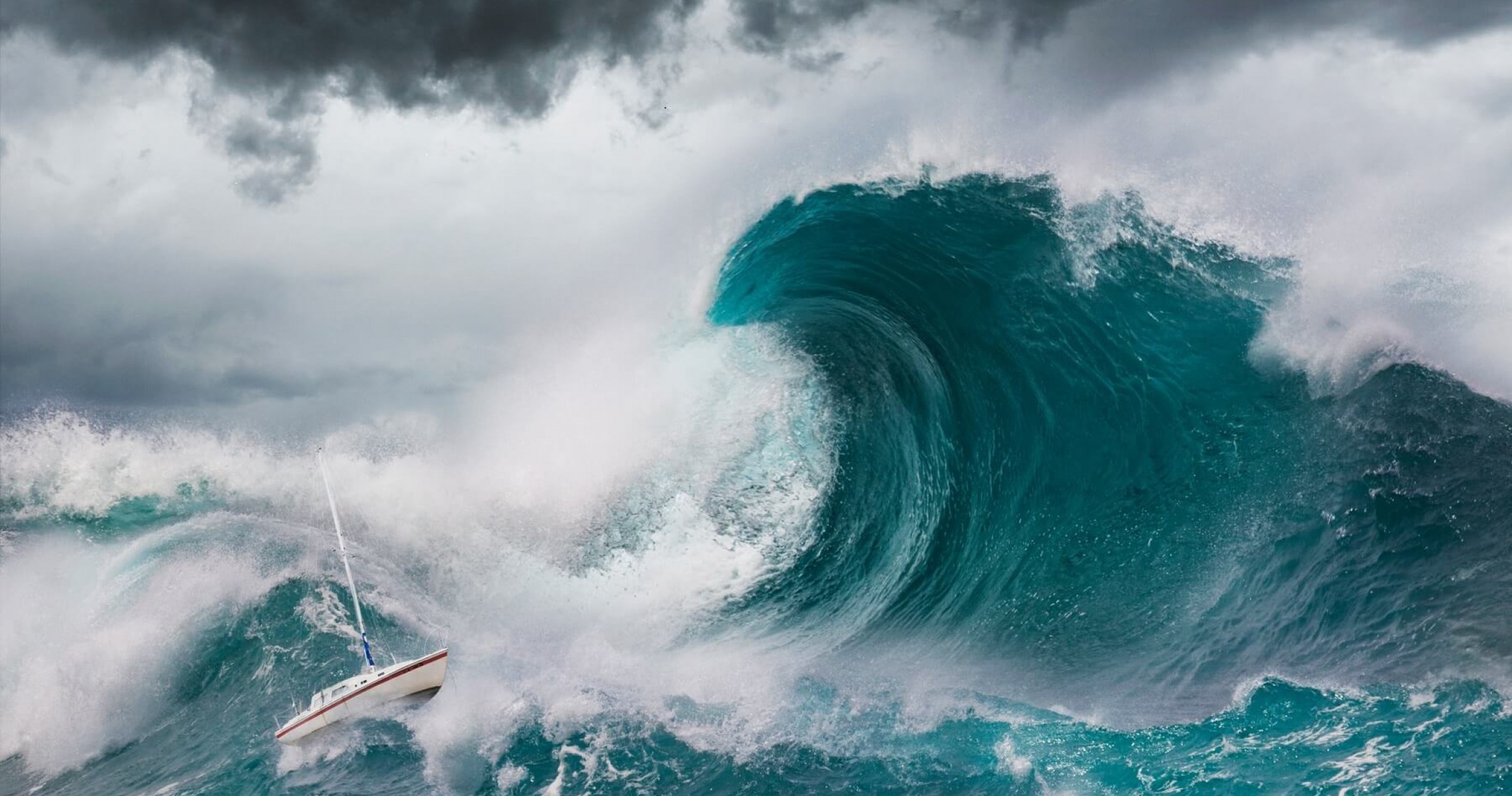 Con song ma nuot tron tau anh 1