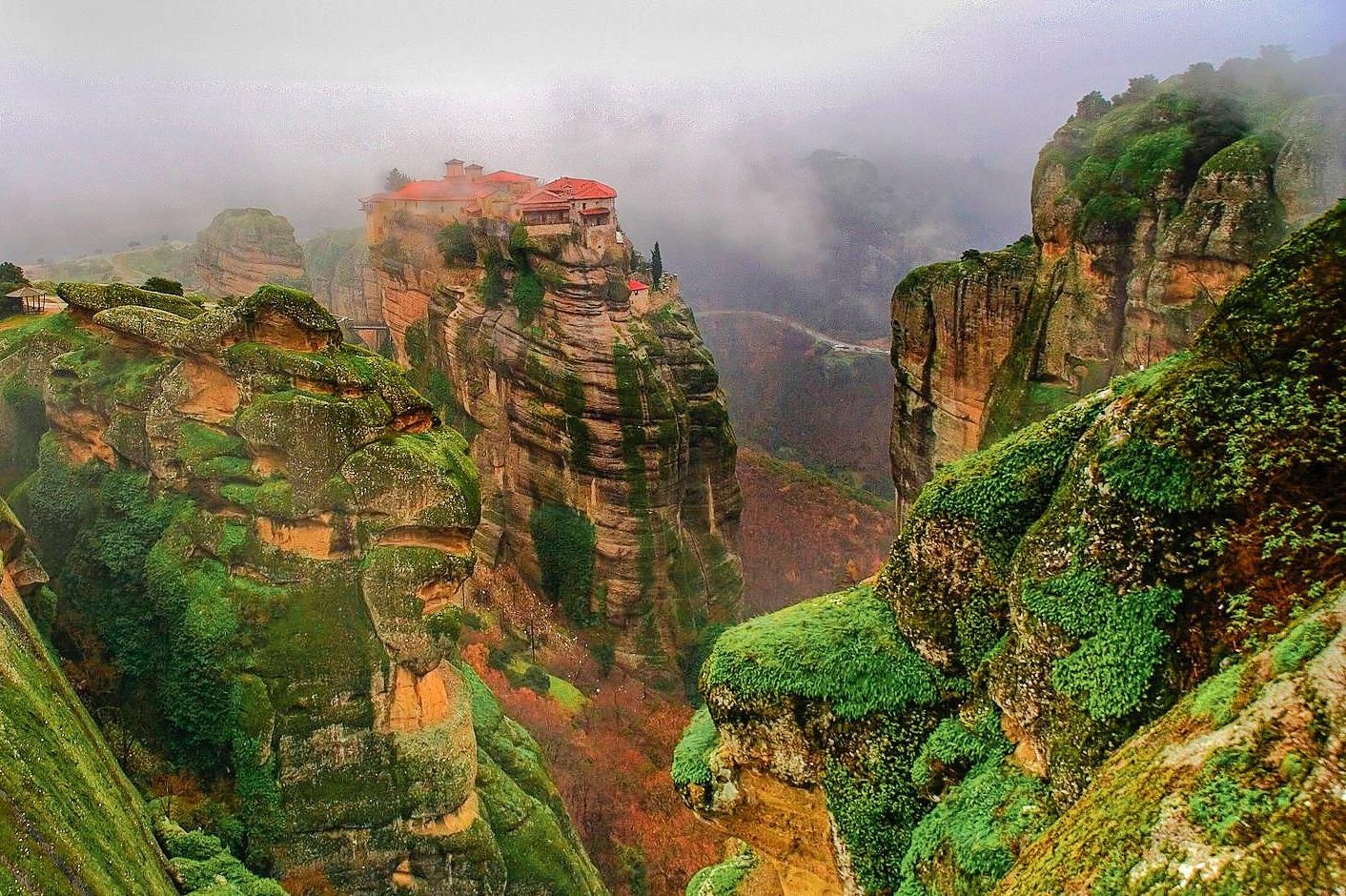 Quan the tu vien tren cot sa thach 60 trieu nam hinh anh