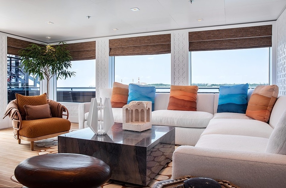 Tau ho tro cua gioi sieu giau anh 3