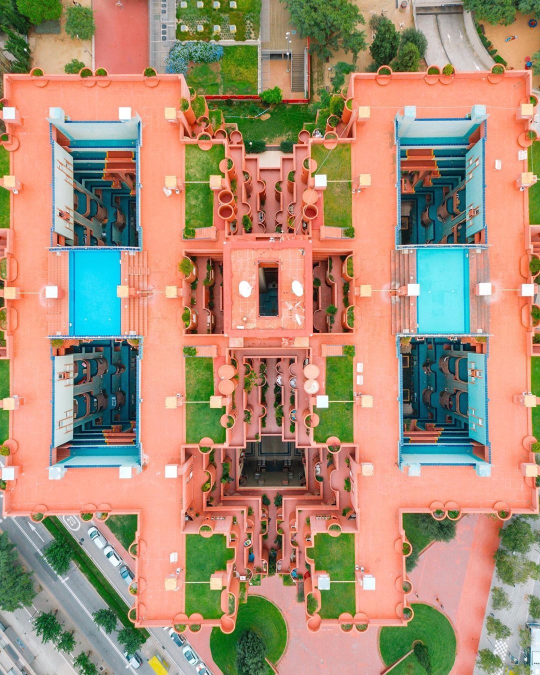 Toa nha song ao o Tay Ban Nha anh 1