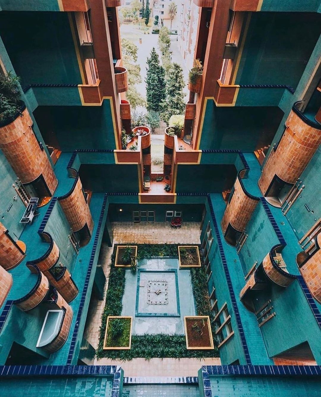 Toa nha song ao o Tay Ban Nha anh 3