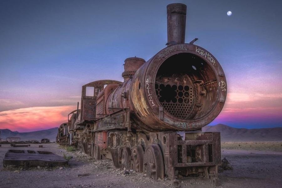 Nghia dia tau hoa khong lo giua sa mac hinh anh