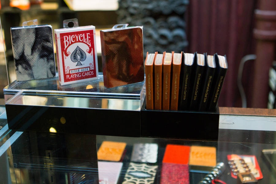 Cua hang ma thuat o My anh 6