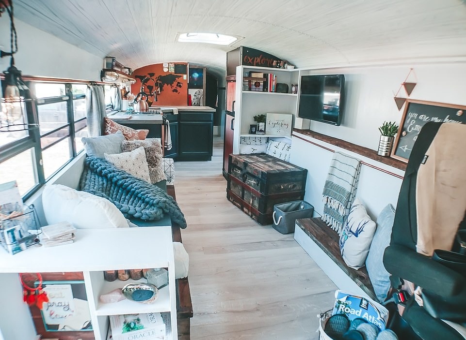 Du lich bang xe buyt anh 1