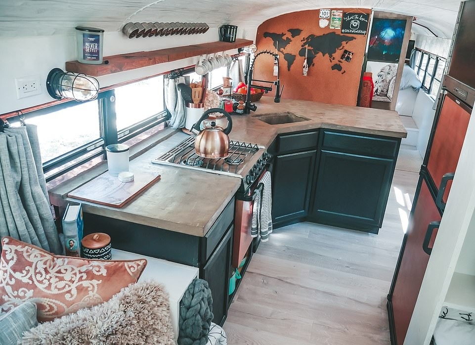 Du lich bang xe buyt anh 4