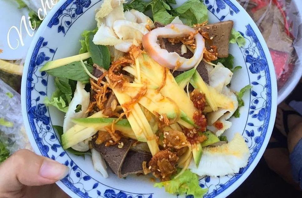 7 khu pho hut hoi me an den Da Nang hinh anh