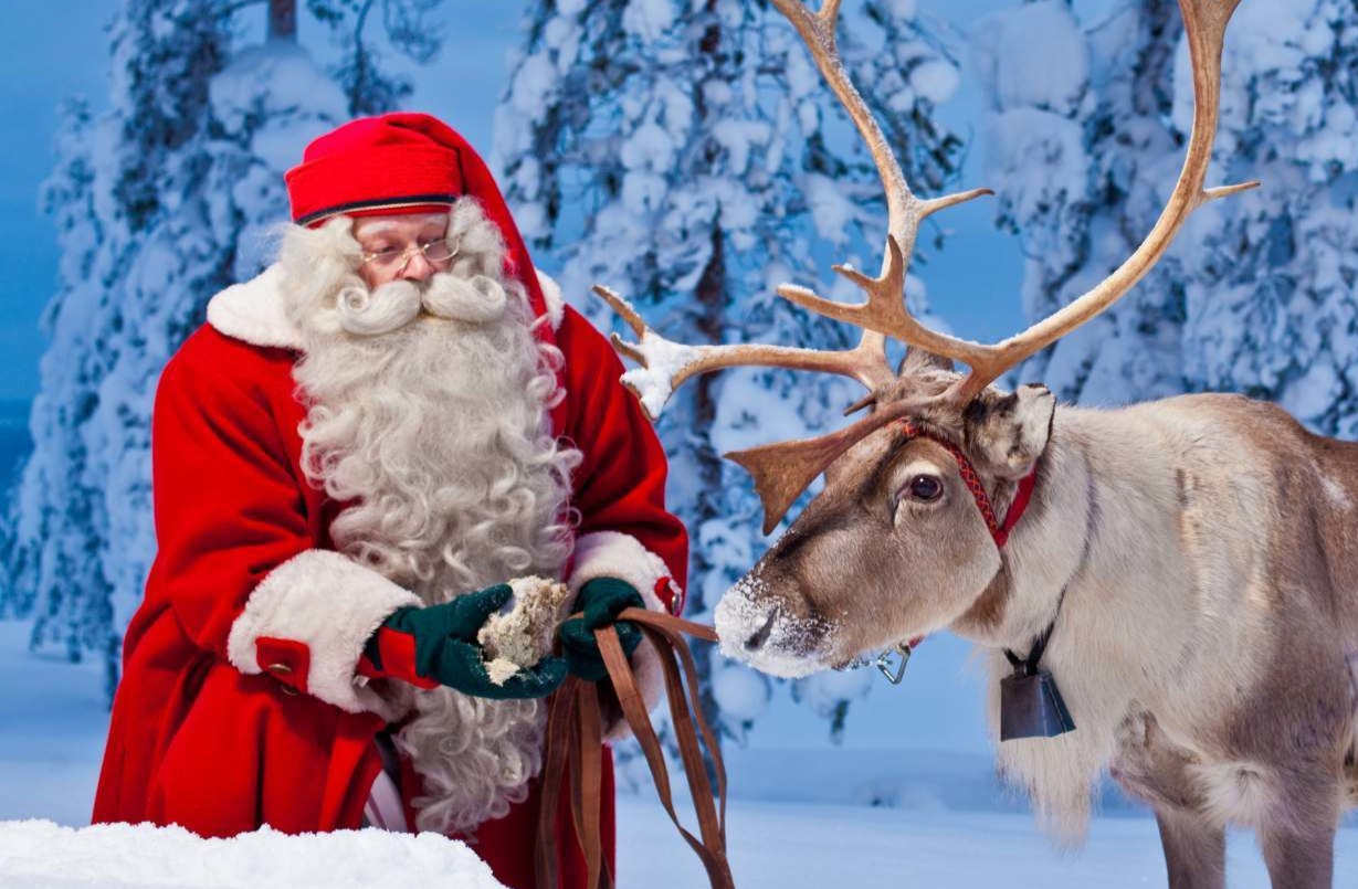 Giang sinh tai noi sinh song va lam viec cua ong gia Noel hinh anh