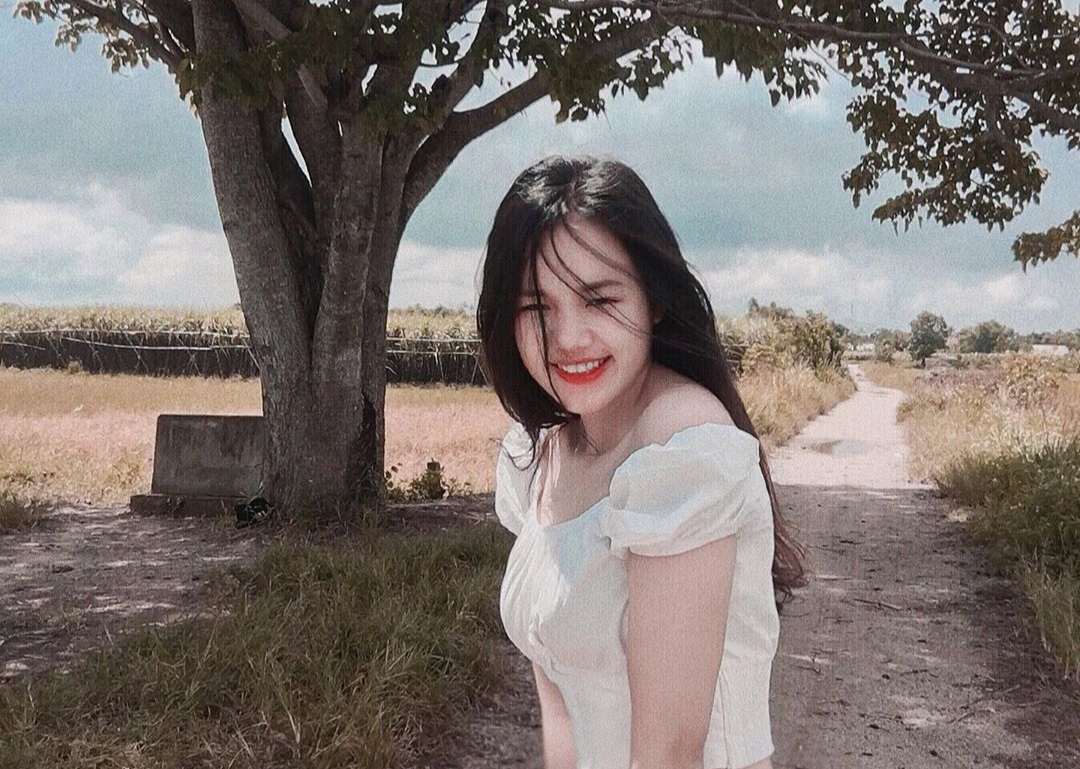 Cay co don noi tieng trong phim 'Mat Biec' hinh anh