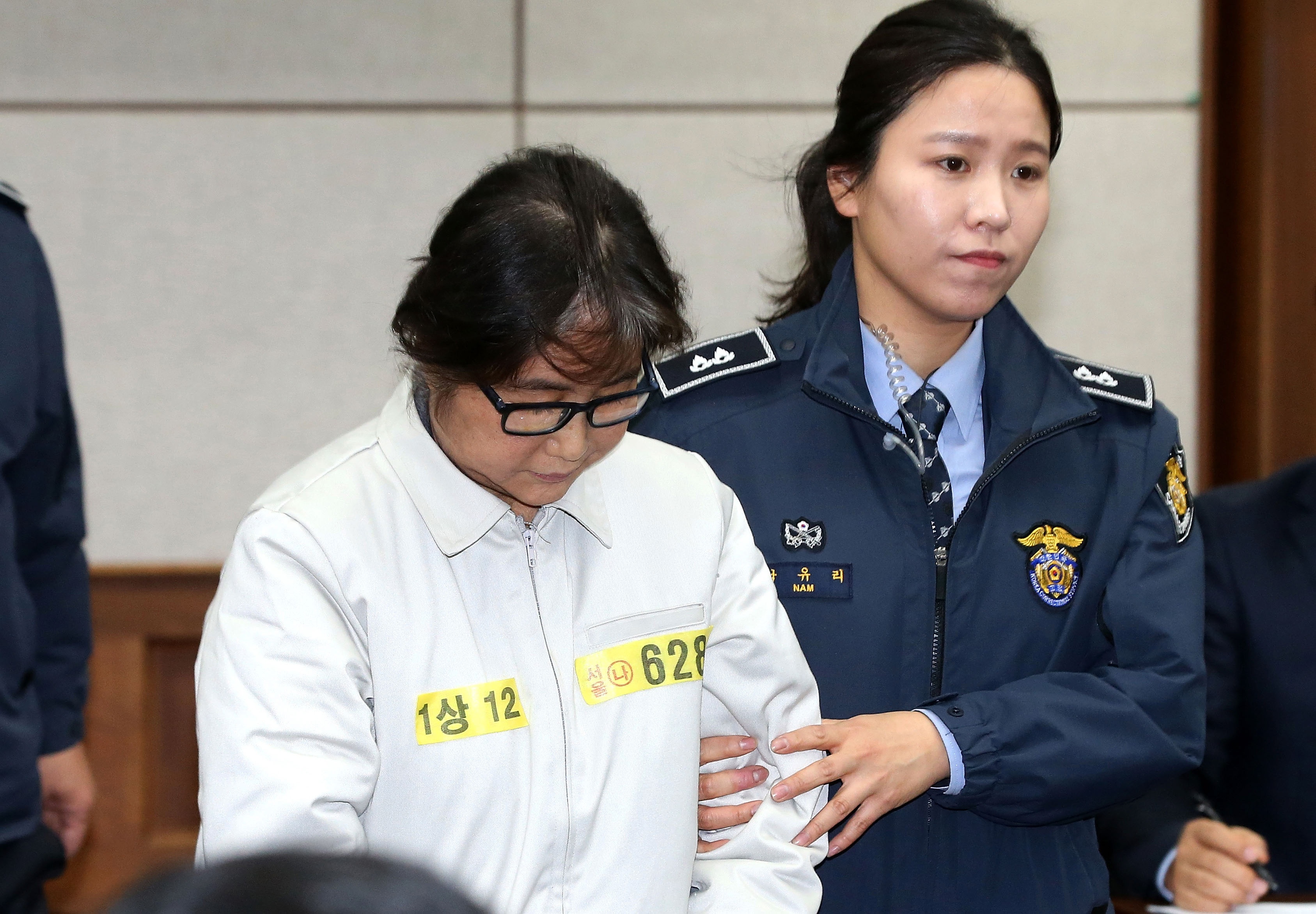 Ban than phap su xin loi ba Park sau khi tong thong bi phe truat hinh anh