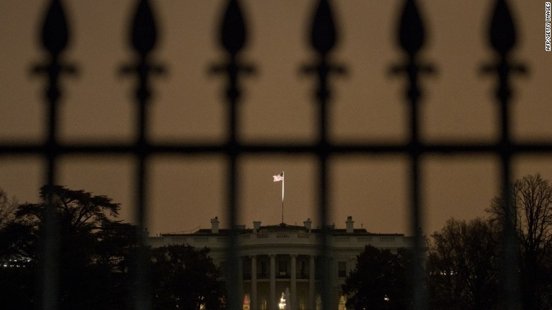 Mat vu My bat ke dot nhap Nha Trang luc nua dem hinh anh