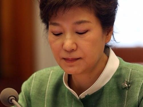 Cuu tong thong Han Quoc soc, chua roi Nha Xanh sau phe truat hinh anh