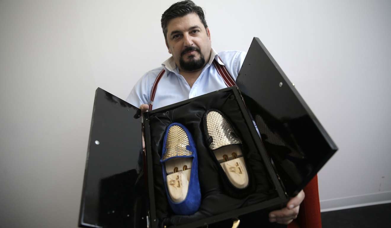 giày làm bằng vàng ảnh 2 giay lam bang vang anh 2