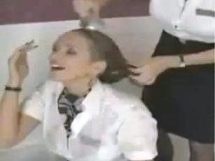 Nhung hanh vi thieu van minh tren may bay cua phi hanh doan hinh anh