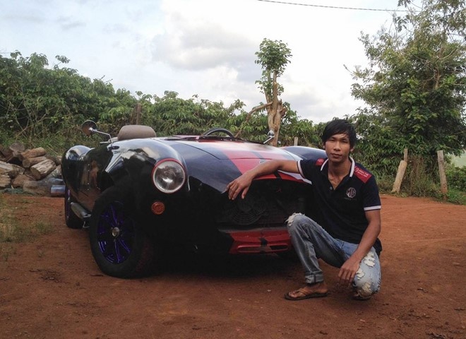 Nam thanh niên Đăk Nông,  thanh niên tự chế xe ôtô,  thanh niên tự chế xe thể thao,  xe ôtô,  Nissan Silvia 1984,  xe cổ Shelby Cobra 427,  Đăk Nông,  thanh niên đam mê chế tạo xe ảnh 1 Nam thanh nien Dak Nong,  thanh nien tu che xe oto,  thanh nien tu che xe the thao,  xe oto,  Nissan Silvia 1984,  xe co Shelby Cobra 427,  Dak Nong,  thanh nien dam me che tao xe anh 1