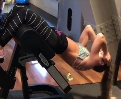 Co gai liet tu chi vi gap nan khi tap gym hinh anh