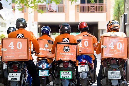 Cuoc chien cua cac cong ty giao do an truc tuyen hinh anh