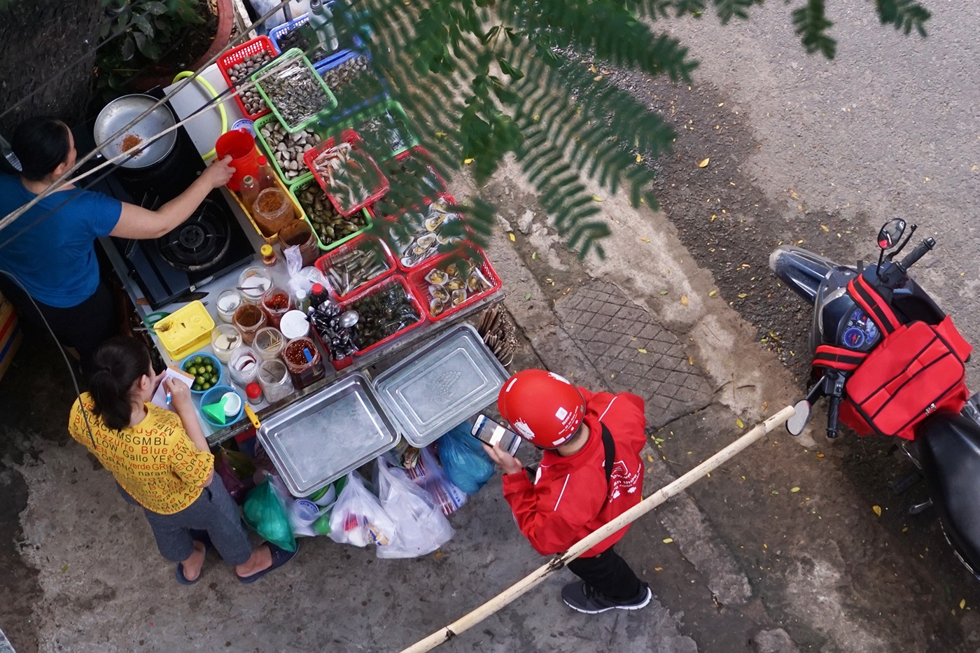 Sau goi xe,  gio la cuoc chien cua cac cong ty giao do an truc tuyen anh 1