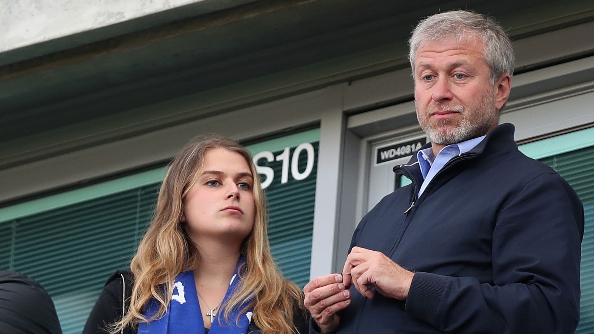 Cac ty phu USD Nga va phep thu trao quyen thua ke hinh anh