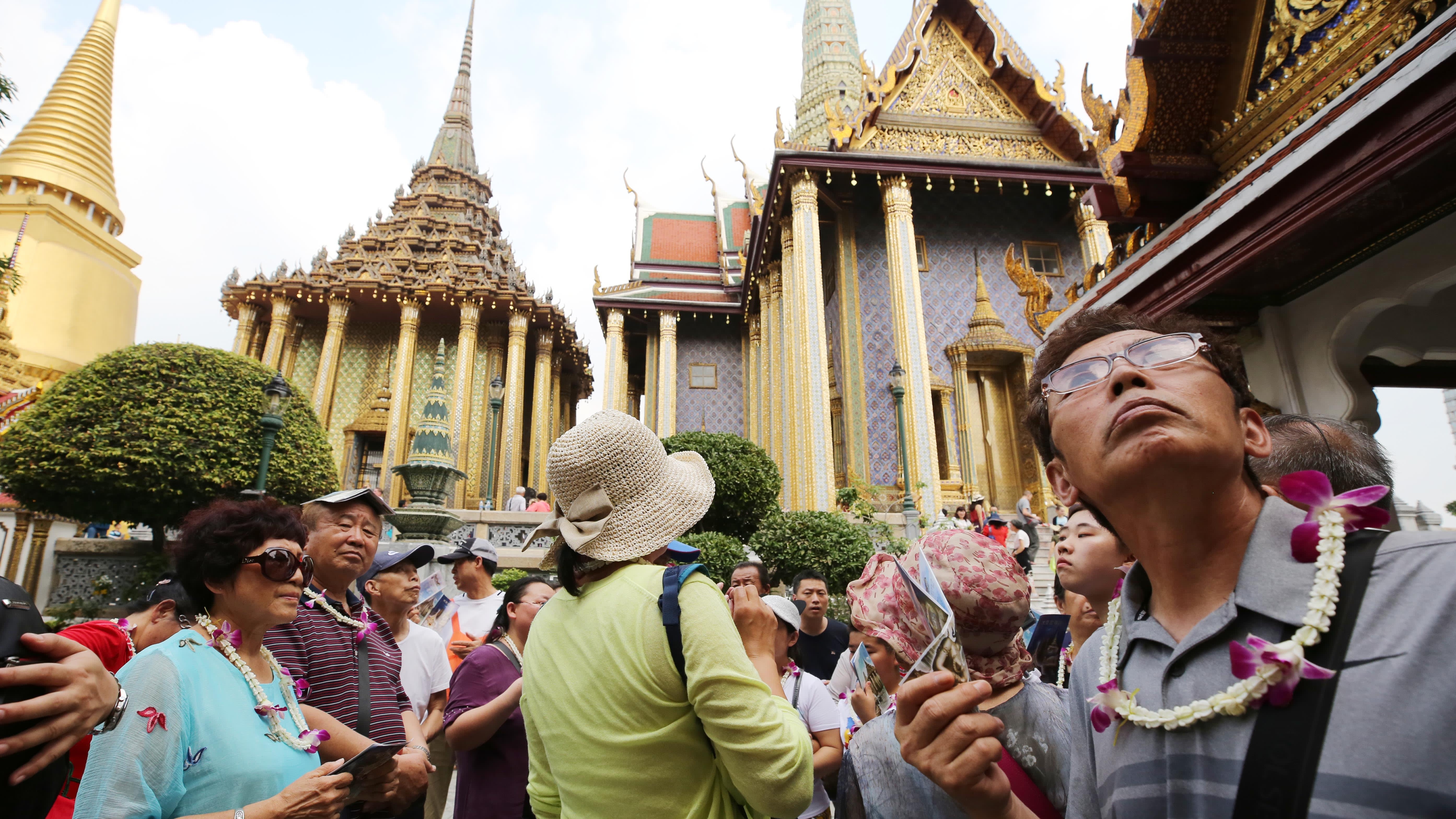 Nhat, Thai tim cach 'moi' tien khach Trung Quoc mua du lich Tet hinh anh