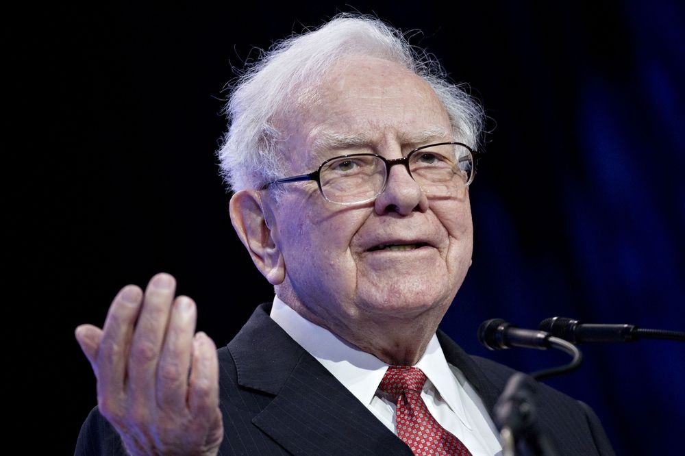 Warren Buffett ban sach 2,1 ty USD co phieu Oracle chi sau 3 thang hinh anh