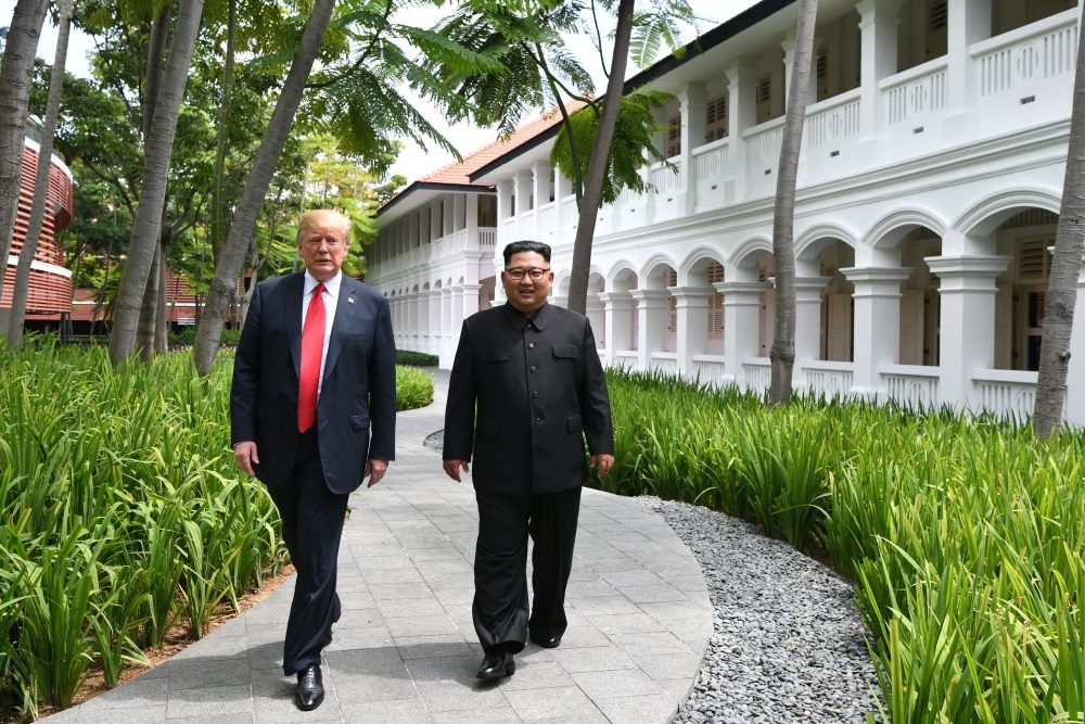 Doanh nghiep Singapore 'kiem tien' tu su kien Trump-Kim ra sao? hinh anh