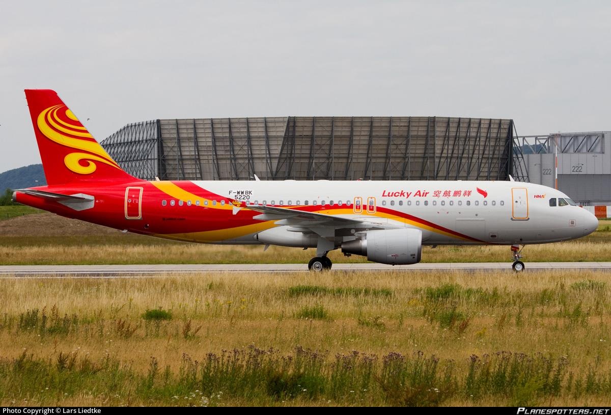 hanh khach nem dong xu cau may anh 1