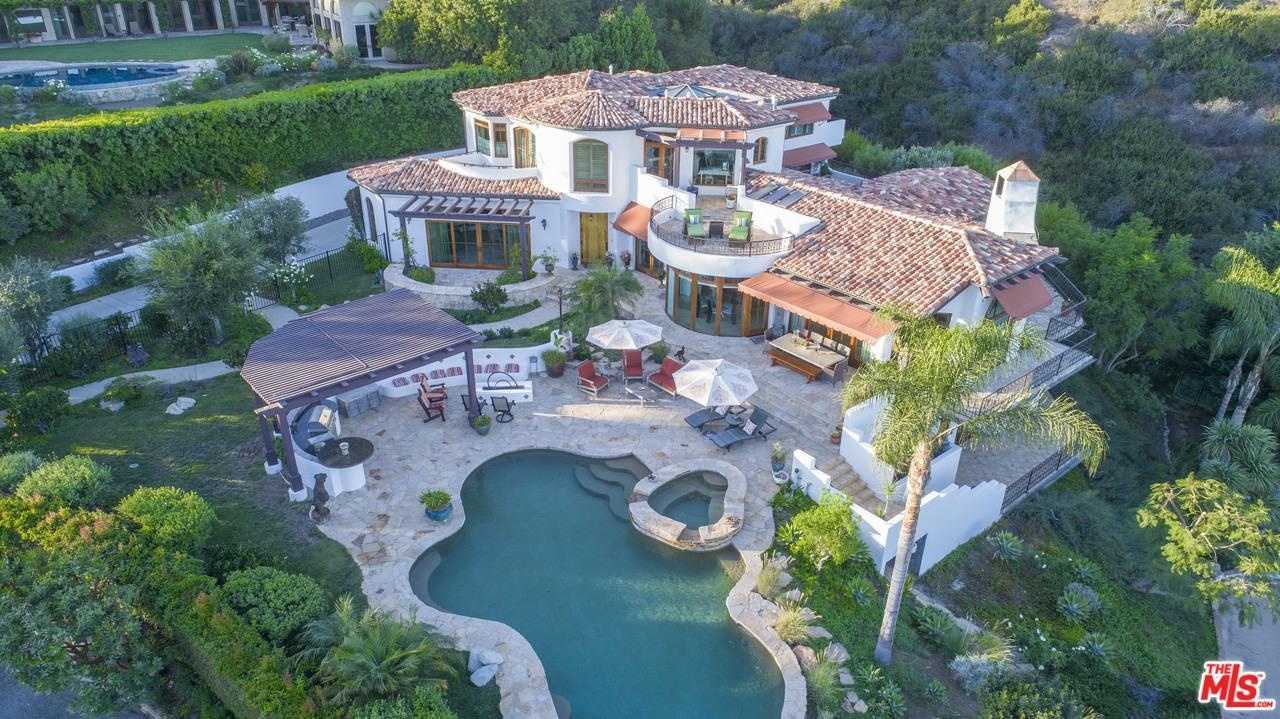 khu gia nhau bac nhat o Los Angeles anh 3