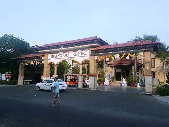 Gia san kech xu cua cha con ong Tran Bac Ha hinh anh