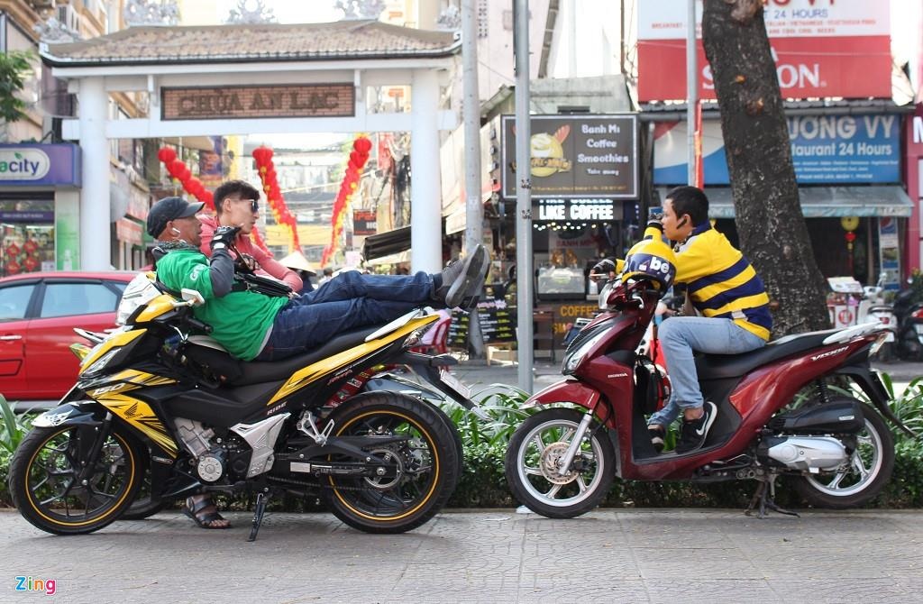 gian lan cuoc xe ao anh 2