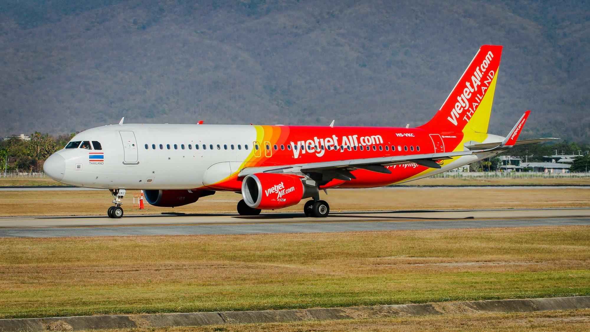 May bay di Da Lat phai quay dau khan cap ha canh tai Bangkok hinh anh