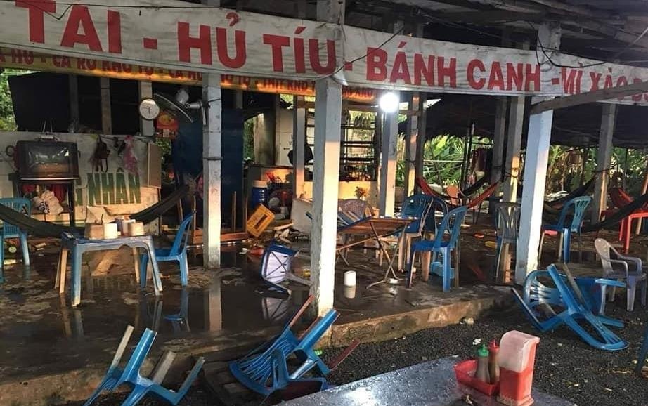 'Chat chem' roi danh khach chay mau dau, quan an o Long An bi dap pha hinh anh