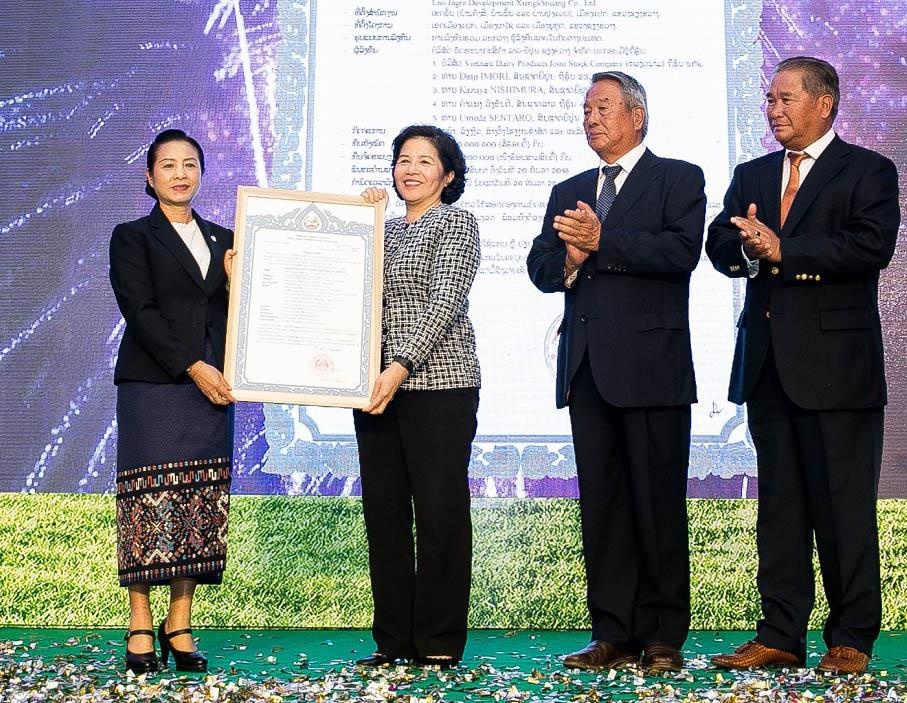 Vinamilk xay dung resort bo sua tai Lao anh 2