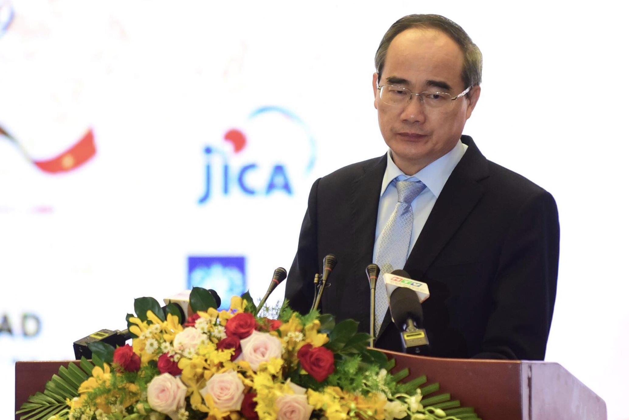 'Dau tu giao thong cho TP.HCM va mien Tay thap va cham' hinh anh