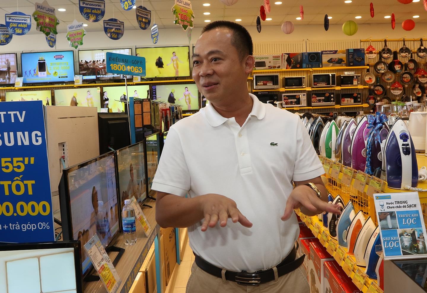 The Gioi Di Dong ban them mat kinh anh 1